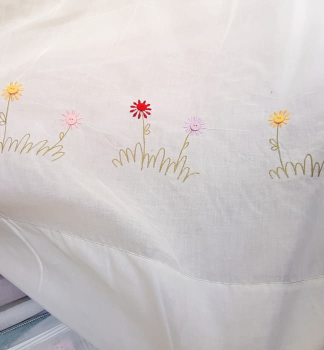 Tela Visillo flor botones - 5