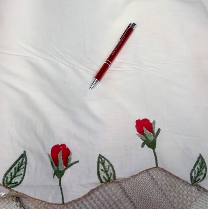 Tela rosas rojas 220 - 2