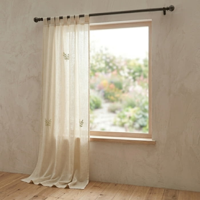 1 Visillo beige bordado verde