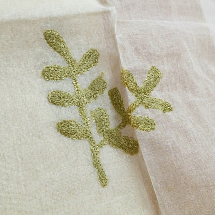 1 Visillo beige bordado verde - 3