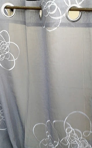 1 Visillo gris bordado ollaos - 2
