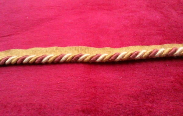 Cordón con pestaña