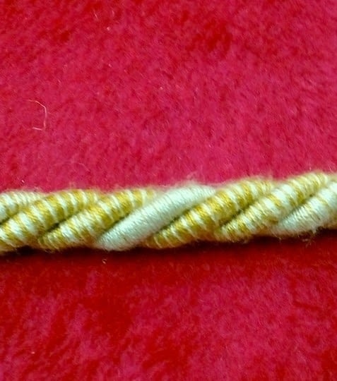 Cordón amarillo