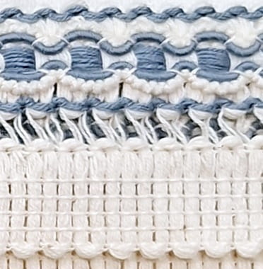 Puntilla cruda con detalles en azul - 3