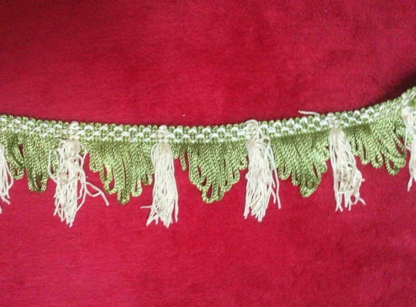 Pasamanería Flecos verdes y beige