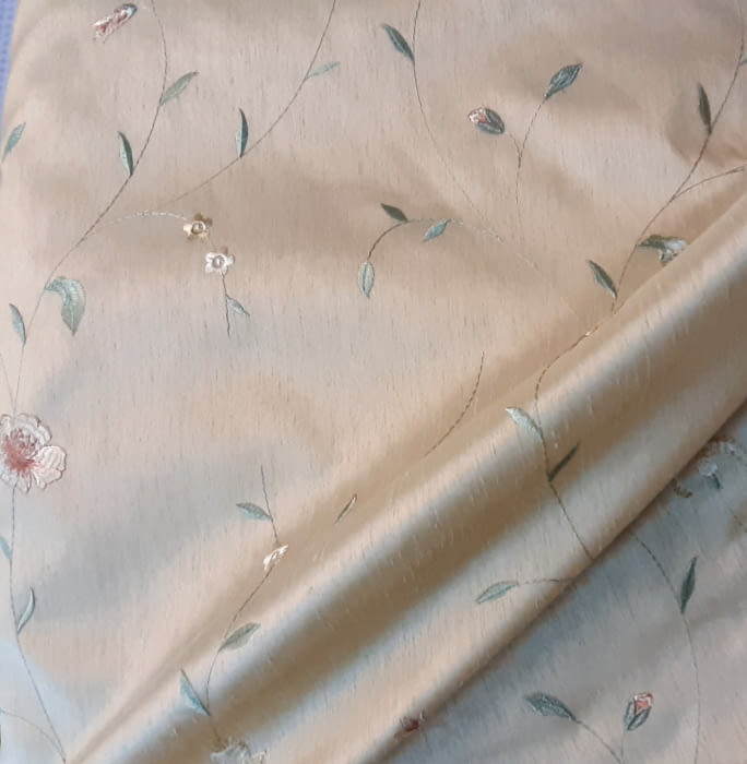Tela seda flores 280 - 2