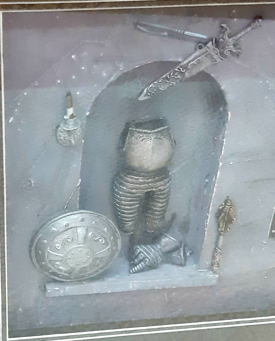 CUADRO ESCUDO Y ARMADURA - 3