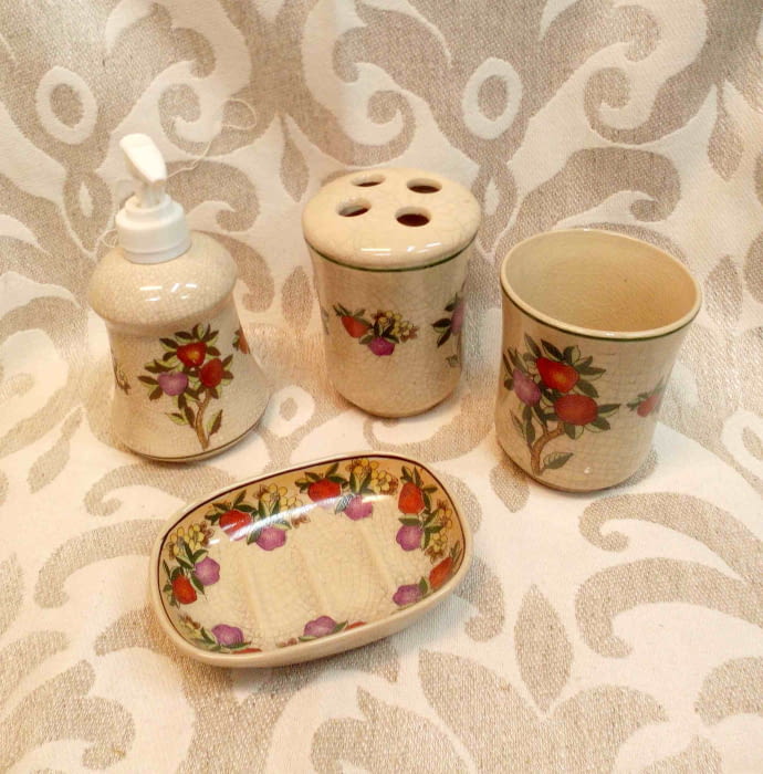 4 ACCESORIOS BAÑO - 2