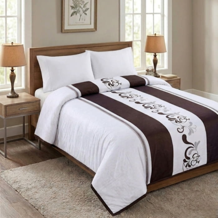 Colcha reversible marrón greca. Cama 135