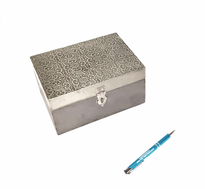 Joyero gris metal labrado