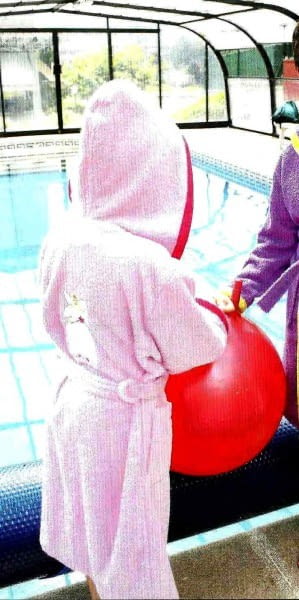 Albornoz infantil rosa Ada. Tallas 8 y 10 - 1