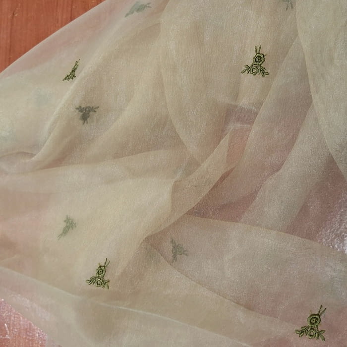 Tela visillo bordado verde