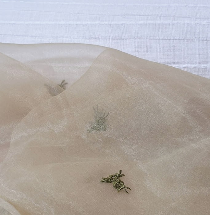 Tela visillo bordado verde - 2