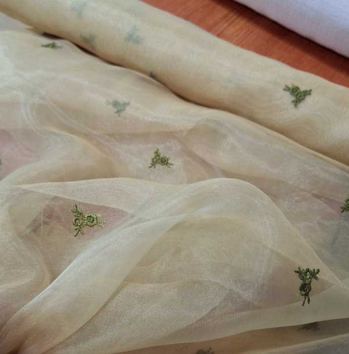 Tela visillo bordado verde - 3