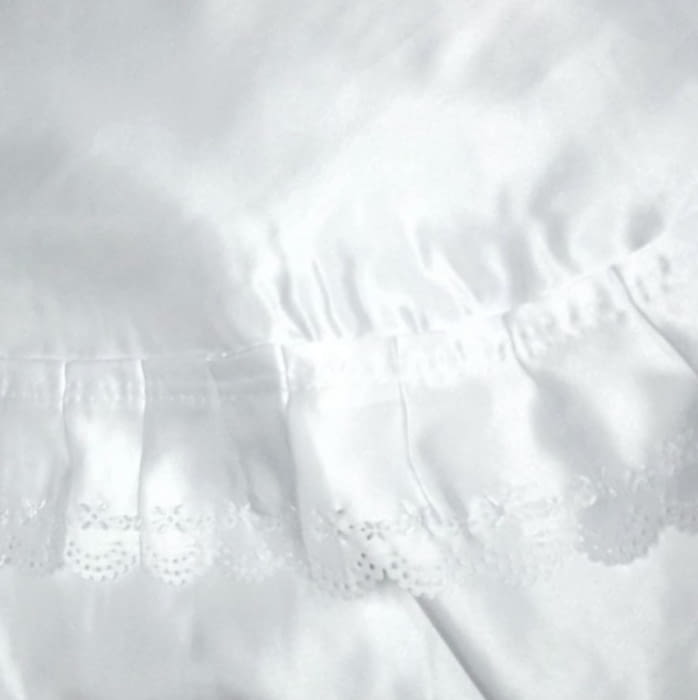 Faldillas raso blanco volante: 160 - 1