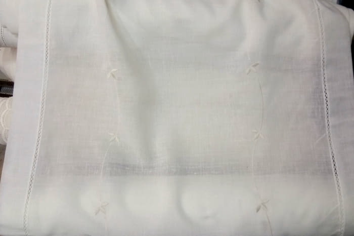 Tela lino tendina bordada hojitas - 1