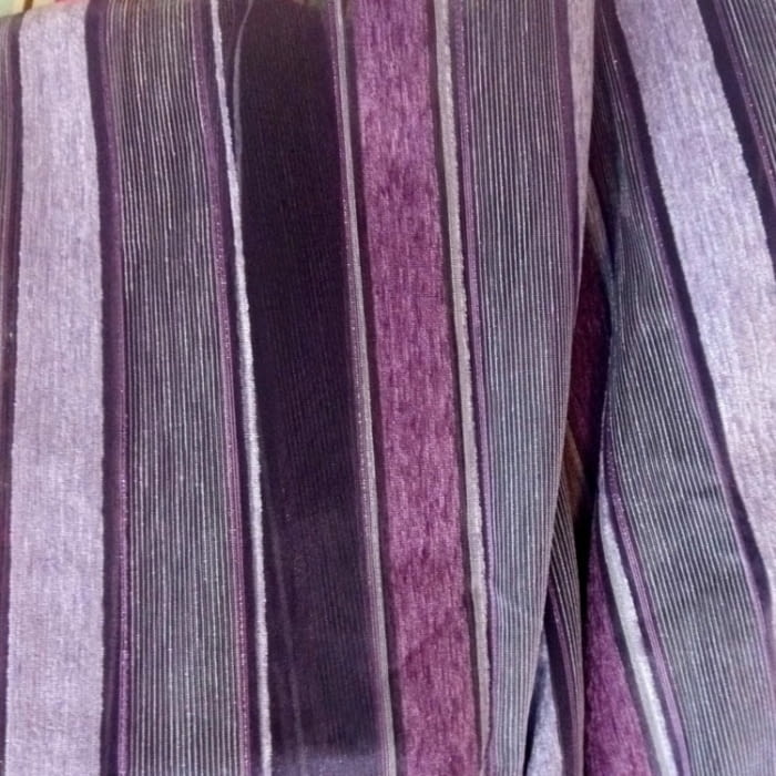 Tela tul morado. Quedan 1,20 x 3,00 metros = 18,90 €