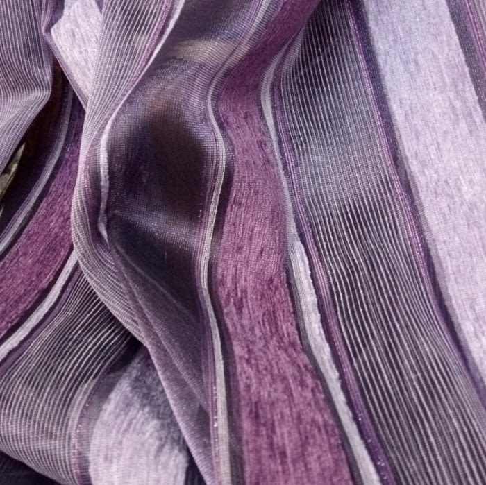Tela tul morado. Quedan 1,20 x 3,00 metros = 18,90 € - 4