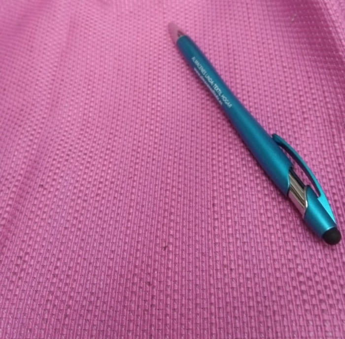 Tela Ávila rosa. Quedan 1,10 x 1,40 m. = 12.30 € - 1