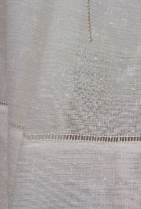 Tela visillo florecitas  malva. - 7