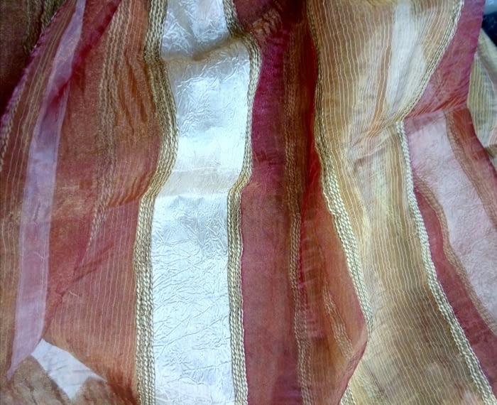 Tela visillo. Quedan 1,02 x 2,00 metros = 19,98 €