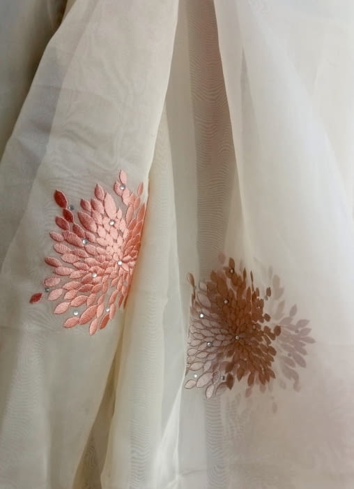 Tela visillo. Quedan 2,10 x 3,00 metros = 62,58 €