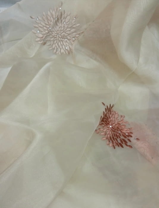 Tela visillo. Quedan 2,10 x 3,00 metros = 62,58 € - 2