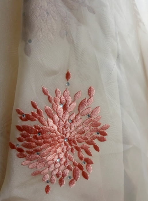 Tela visillo. Quedan 2,10 x 3,00 metros = 62,58 € - 3