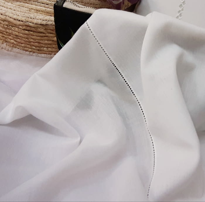 Tela Visillo bajo vainica