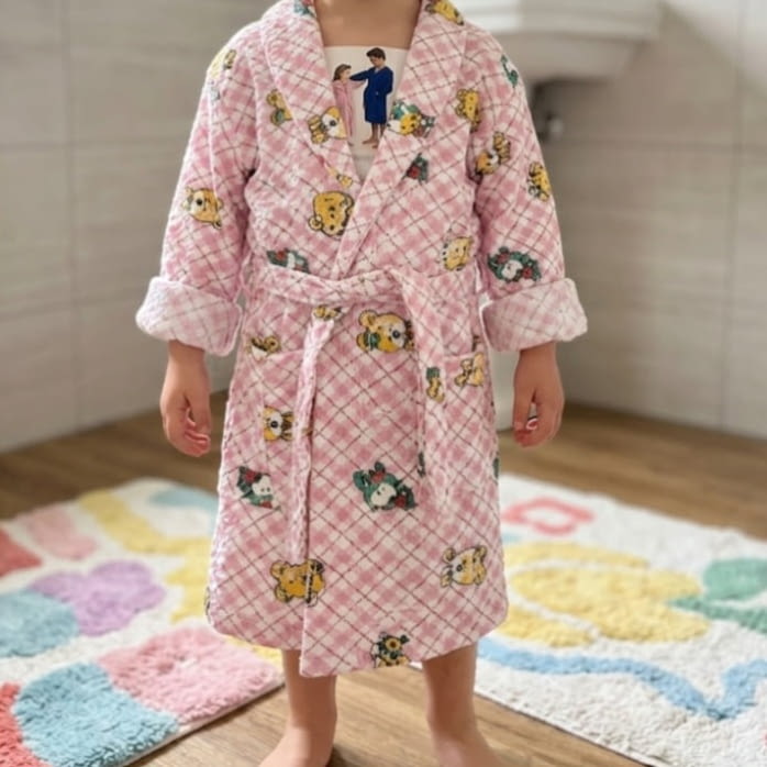Albornoz Infantil animales rosa. Talla 4