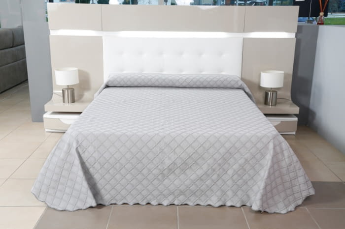 Colcha piqué rombos gris. Cama 135