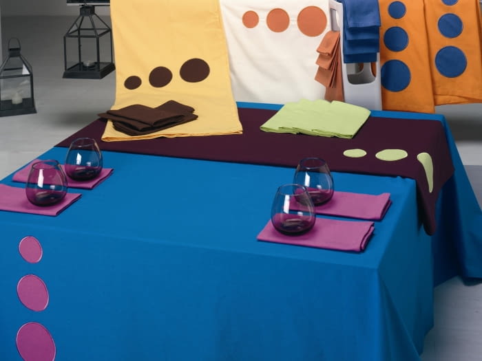 Mantelería naranja 160 x 160 + 4 - 1