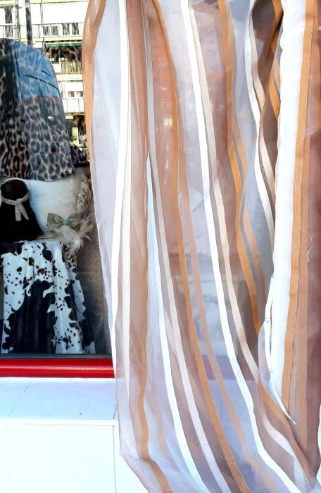 Tela visillo cristal rayas chenilla marrón - 3