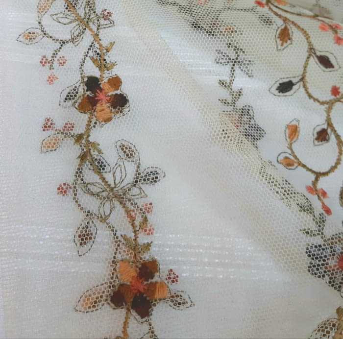 Tela visillo tul verde bordado - 4