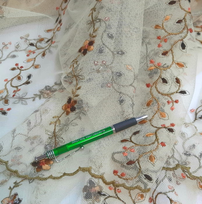 Tela visillo tul verde bordado - 5