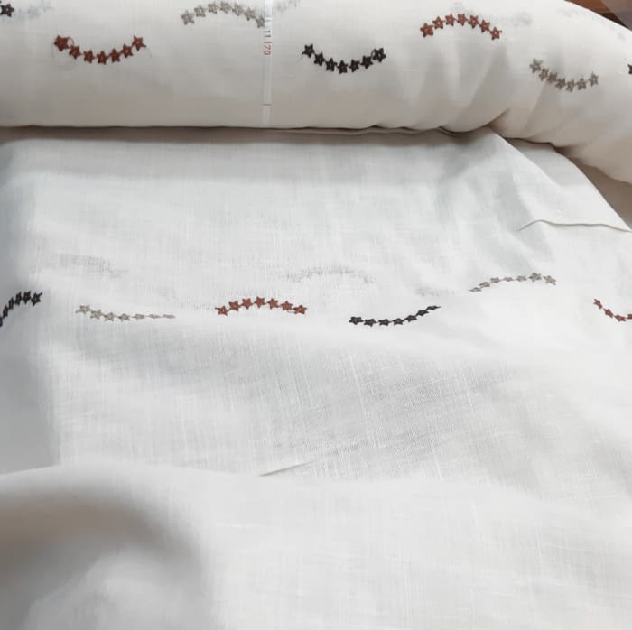 Tela visillo lino estrellitas marrones - 2