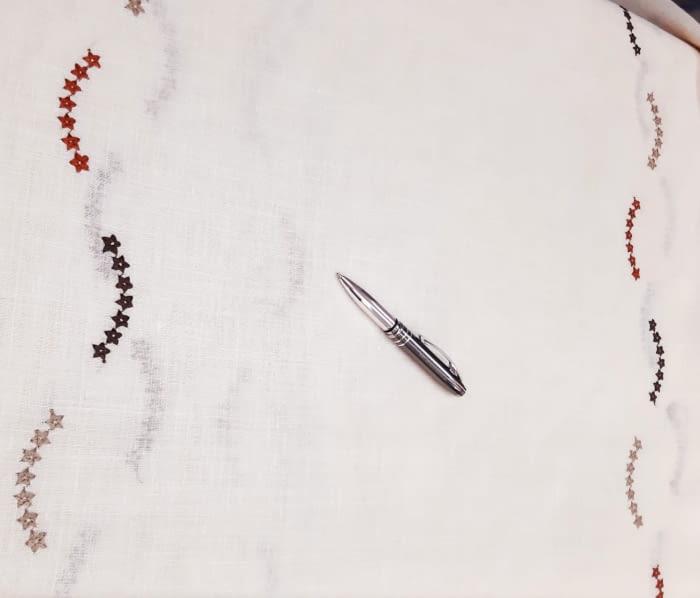 Tela visillo lino estrellitas marrones - 4