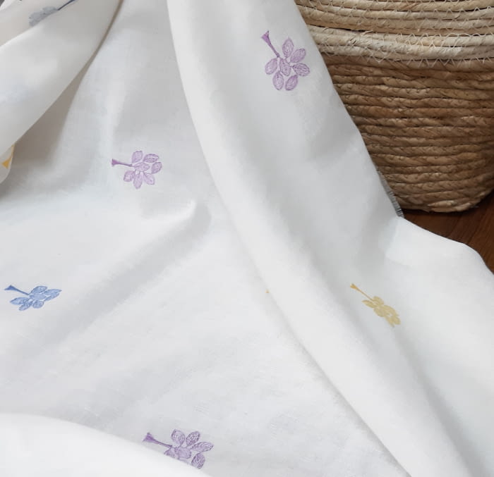 Tela visillo árboles bordados