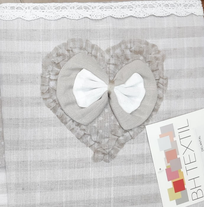 Delantal beige corazón rayas - 1