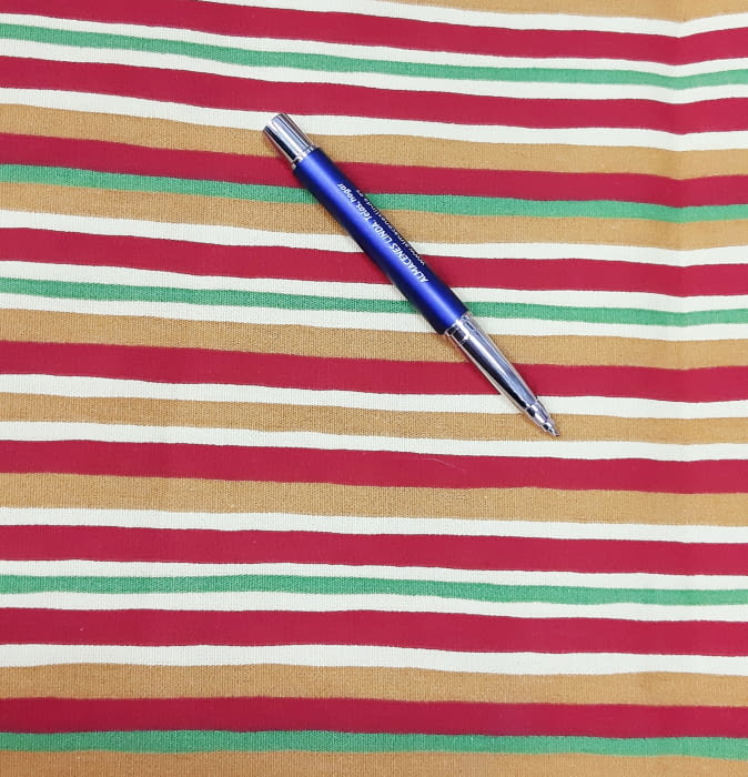 Tela rayitas rojas 1,50 x 1,00 m. - 1