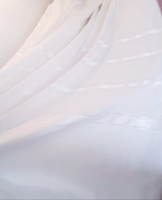 Tela visillo 3,00 x 2,80 = 41,80 € - 2