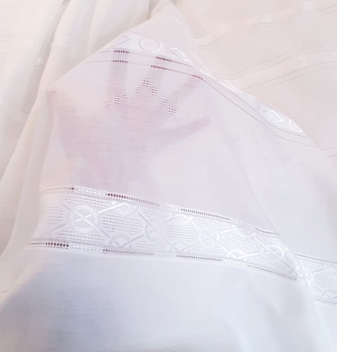 Tela visillo 3,00 x 2,80 = 41,80 € - 3