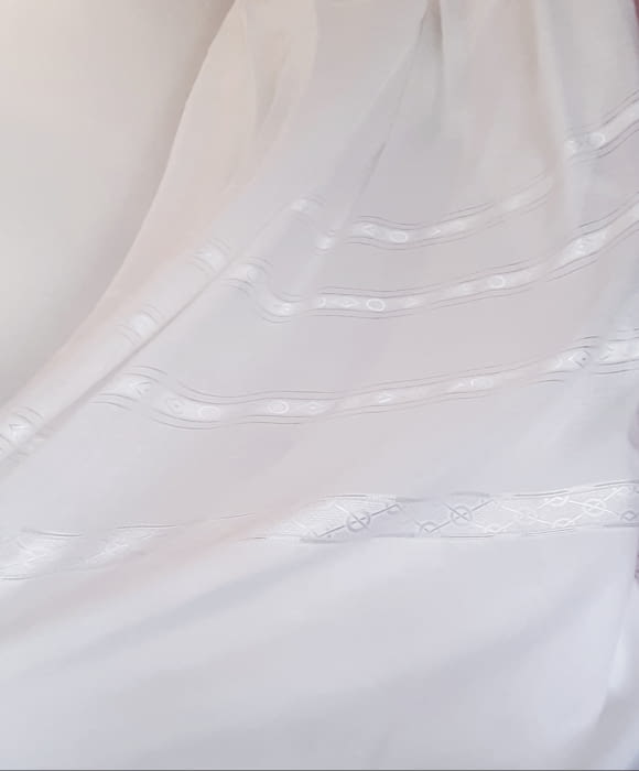 Tela visillo 3,00 x 2,80 = 41,80 € - 4