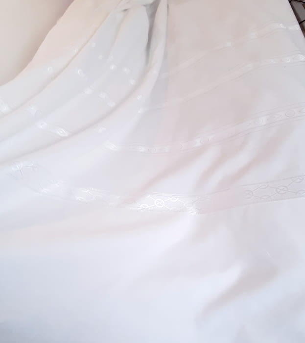 Tela visillo 3,00 x 2,80 = 41,80 € - 5