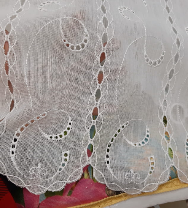 Tela visillo holandés confeccionado bordado alto 150 - 1