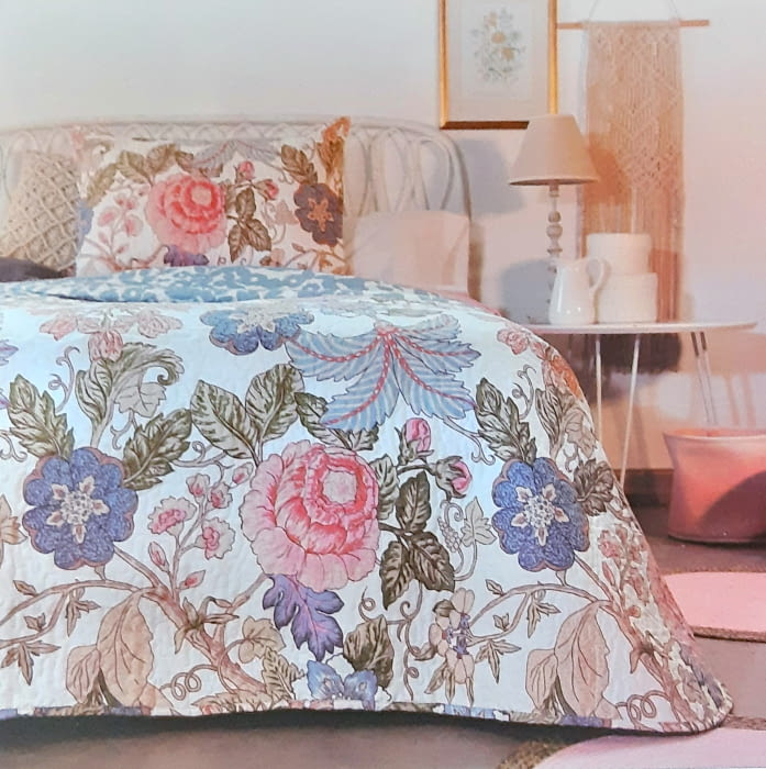Colcha bouti flor oriental  cama 90