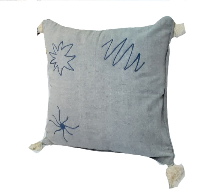 Funda de cojín azul claro con flecos 45 x 45