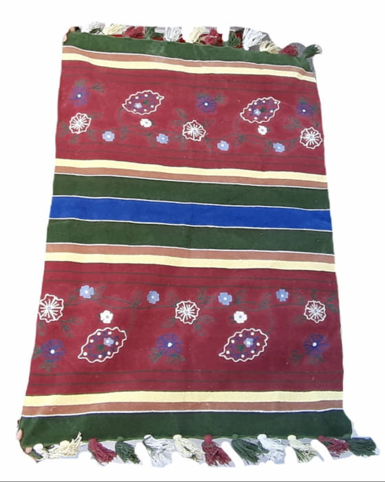 Alfombra jarapa bordada 100 x 140