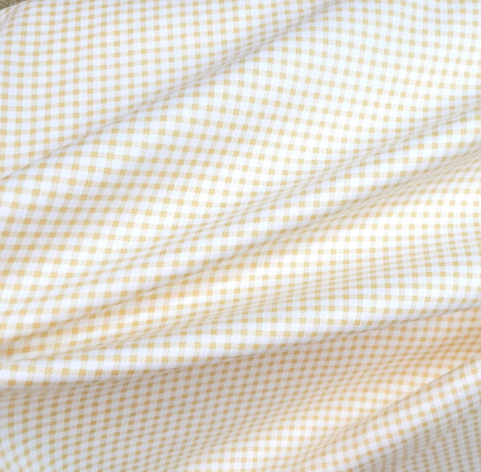 Tela cuadritos amarilla - 1