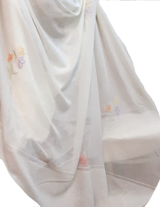 Tela visillo flores lilas bajo - 7